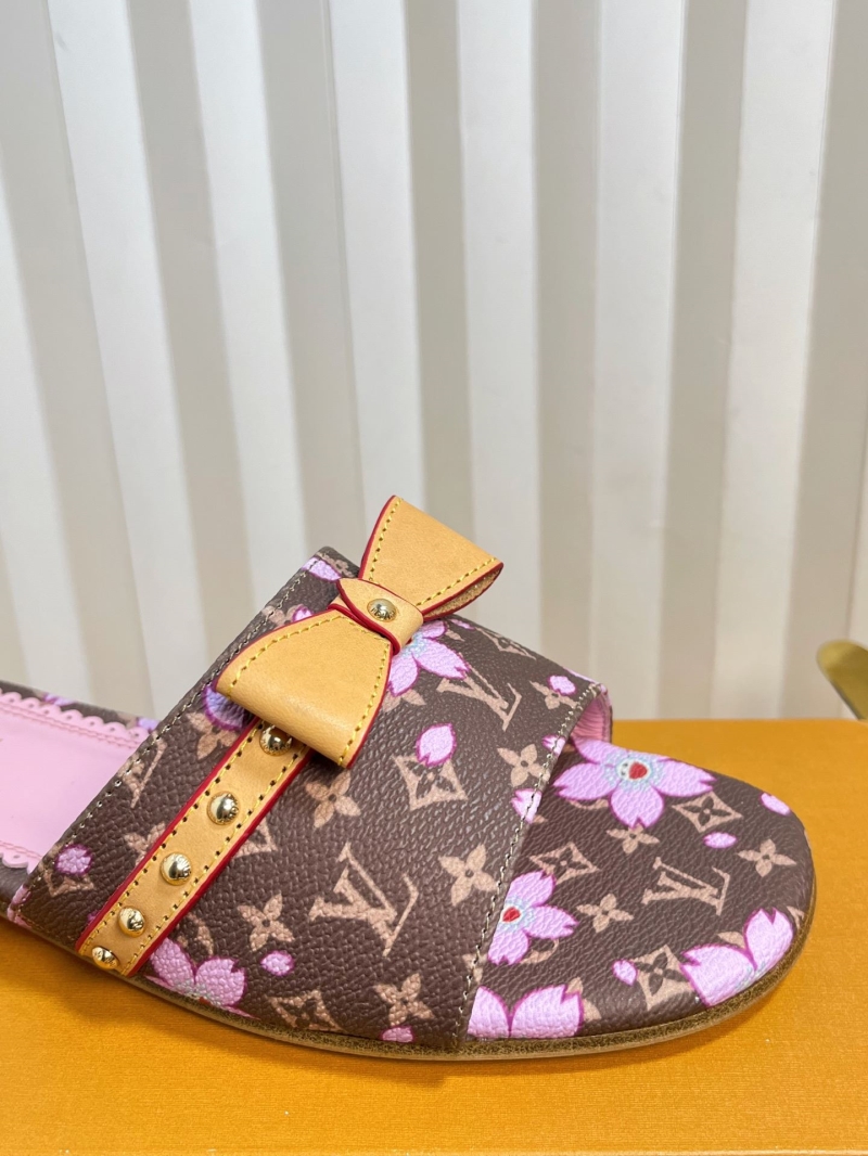 l0vis Vvtt0n slippers